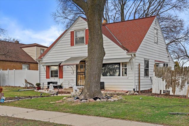 7208 W Nash STREET, Milwaukee, WI 53216