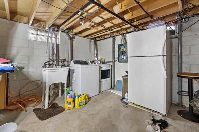 7208 W Nash STREET, Milwaukee, WI 53216