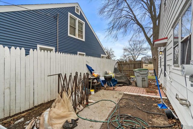 7208 W Nash STREET, Milwaukee, WI 53216