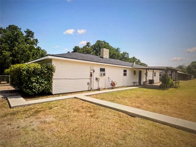 521 Wood, Axtell, TX 76624