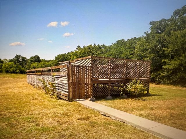 521 Wood, Axtell, TX 76624