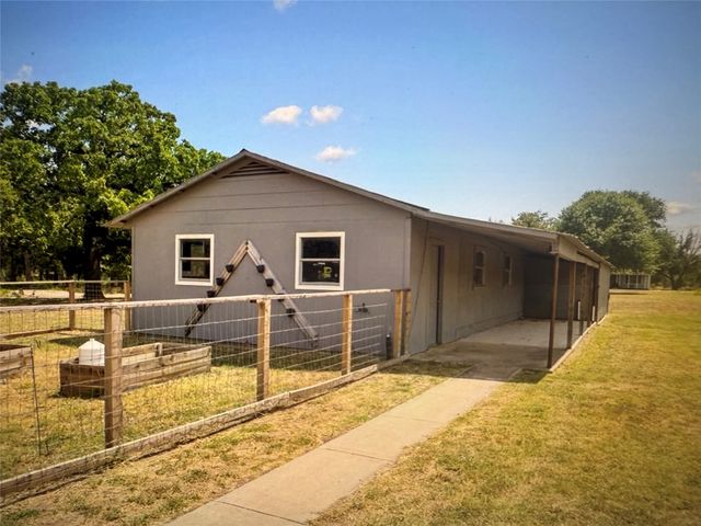 521 Wood, Axtell, TX 76624