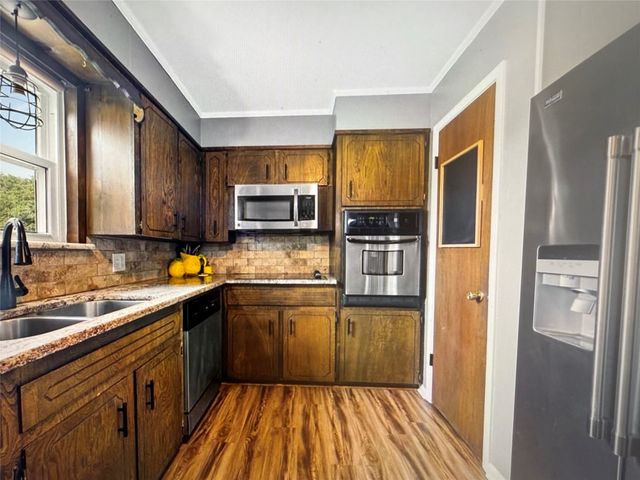 521 Wood, Axtell, TX 76624