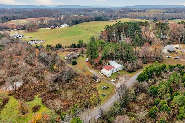 265 N Center Point Acres, Walling, TN 38587
