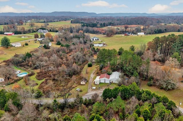 265 N Center Point Acres, Walling, TN 38587