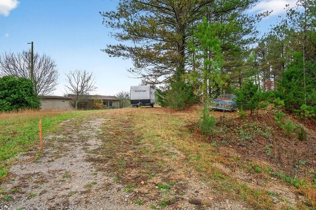 265 N Center Point Acres, Walling, TN 38587