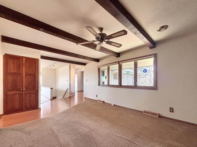 W270N198 Arrowhead TRAIL, Waukesha, WI 53188