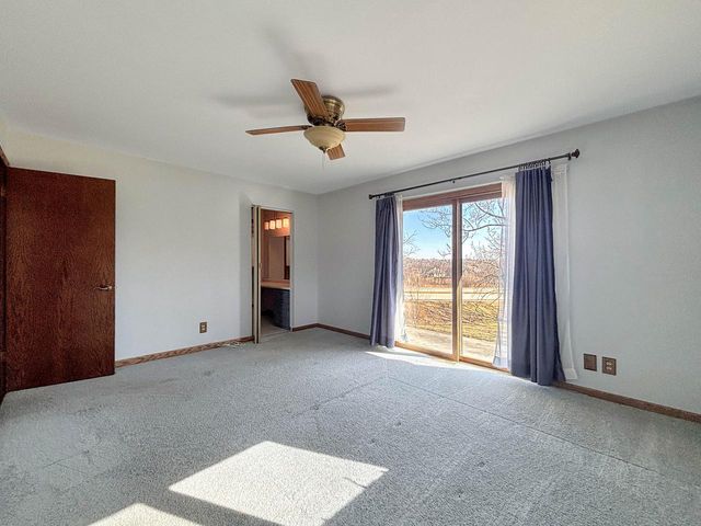 W270N198 Arrowhead TRAIL, Waukesha, WI 53188