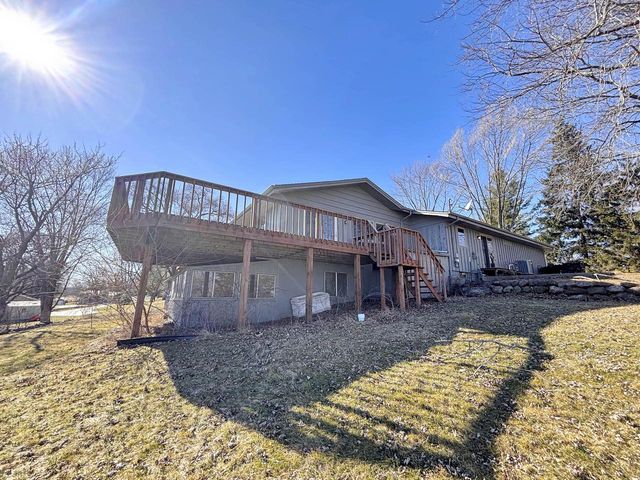 W270N198 Arrowhead TRAIL, Waukesha, WI 53188