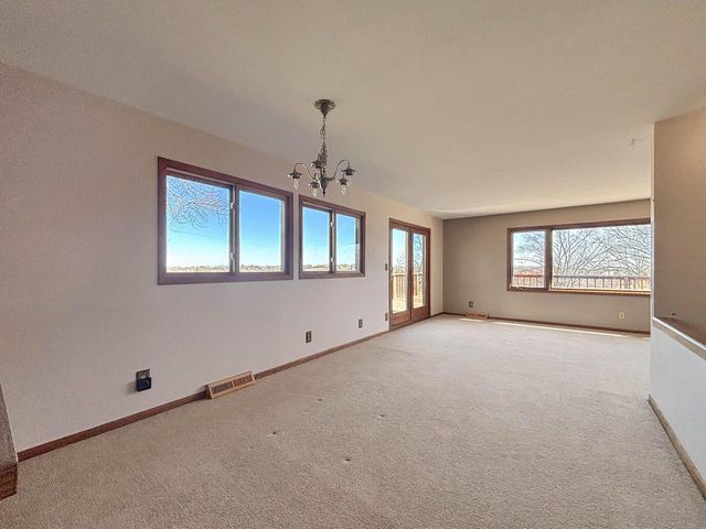 W270N198 Arrowhead TRAIL, Waukesha, WI 53188