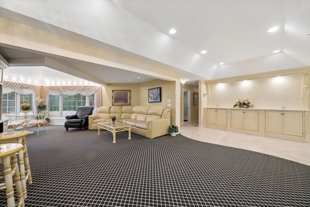 534 Plymouth Court, Frankfort, IL 60423