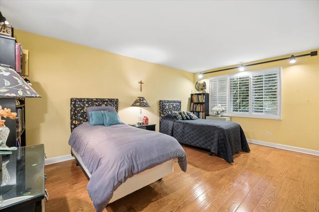 534 Plymouth Court, Frankfort, IL 60423