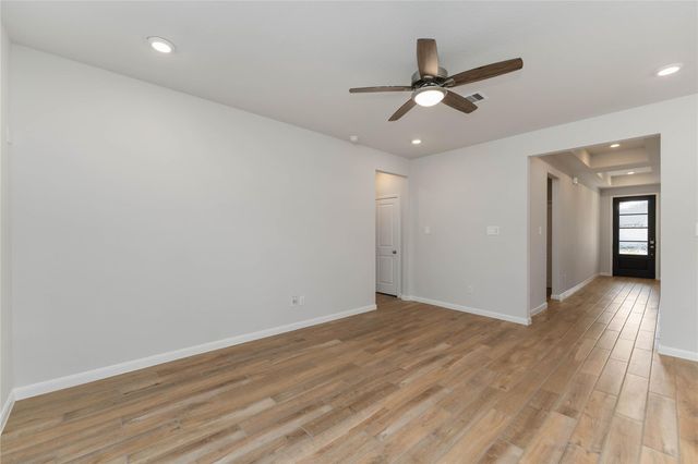 1934 32nd Avenue N, Texas City, TX 77590