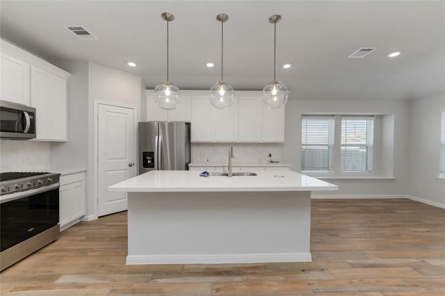 1934 32nd Avenue N, Texas City, TX 77590