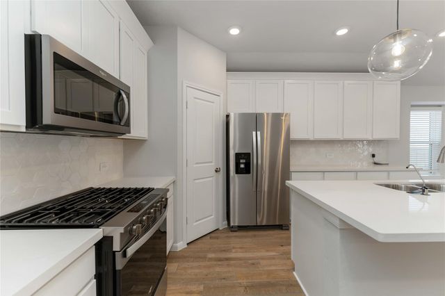 1934 32nd Avenue N, Texas City, TX 77590