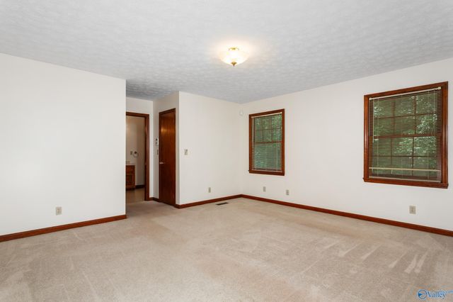 124 Mountain Creek Drive, Gadsden, AL 35901