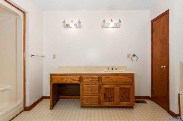 124 Mountain Creek Drive, Gadsden, AL 35901