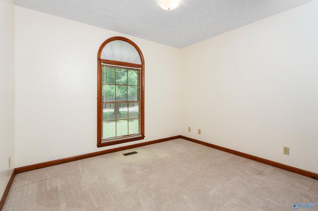 124 Mountain Creek Drive, Gadsden, AL 35901