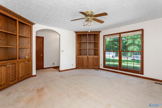 124 Mountain Creek Drive, Gadsden, AL 35901