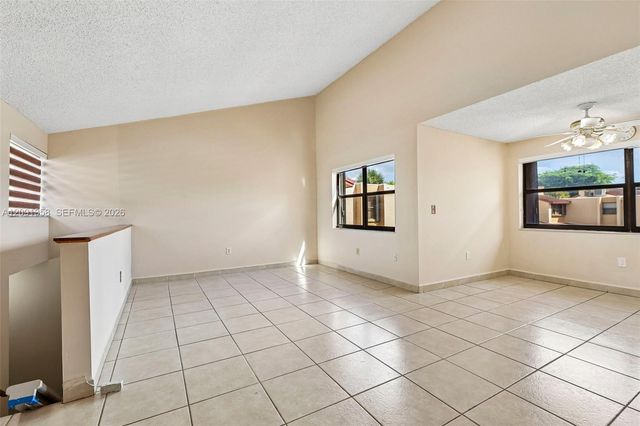 241 W Park Drive 5-202, Miami, FL 33172