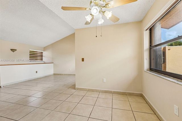 241 W Park Drive 5-202, Miami, FL 33172