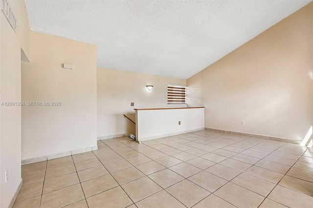 241 W Park Drive 5-202, Miami, FL 33172