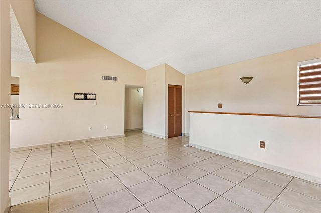 241 W Park Drive 5-202, Miami, FL 33172