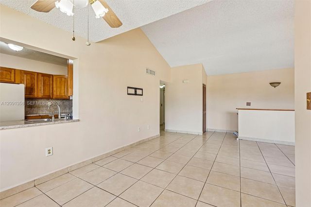 241 W Park Drive 5-202, Miami, FL 33172