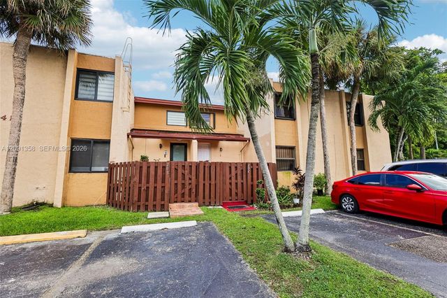241 W Park Drive 5-202, Miami, FL 33172