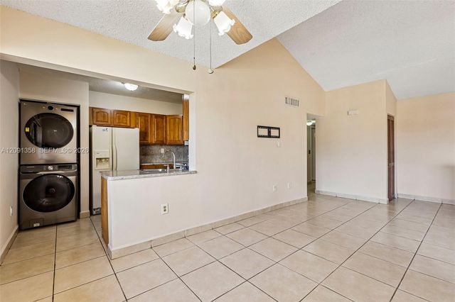 241 W Park Drive 5-202, Miami, FL 33172