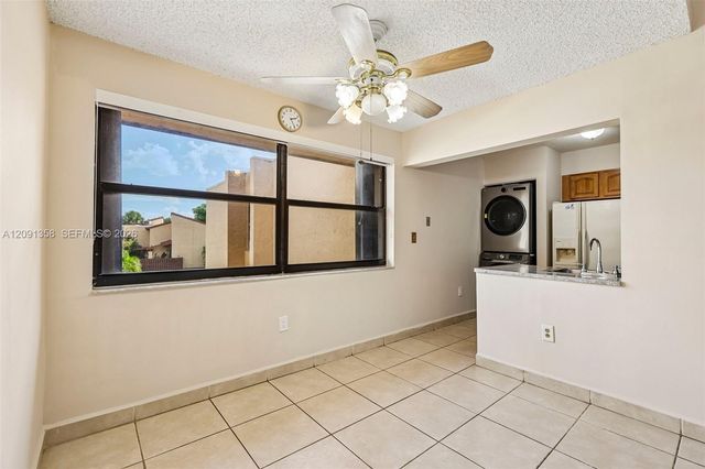 241 W Park Drive 5-202, Miami, FL 33172