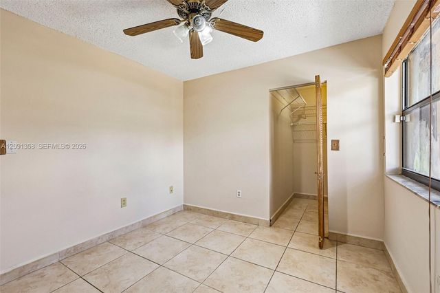 241 W Park Drive 5-202, Miami, FL 33172