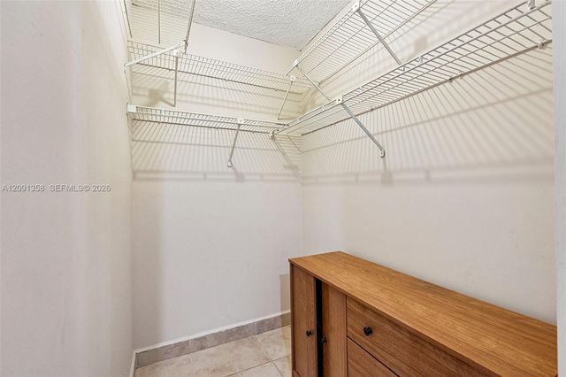 241 W Park Drive 5-202, Miami, FL 33172