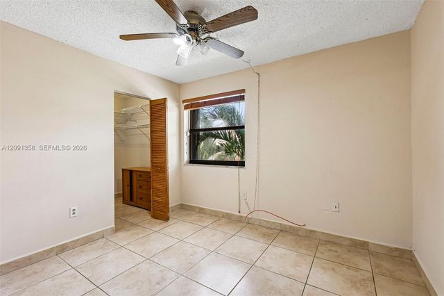 241 W Park Drive 5-202, Miami, FL 33172