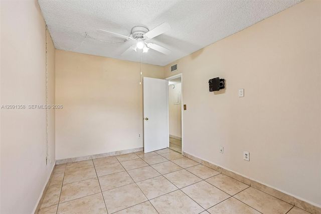 241 W Park Drive 5-202, Miami, FL 33172