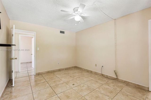 241 W Park Drive 5-202, Miami, FL 33172
