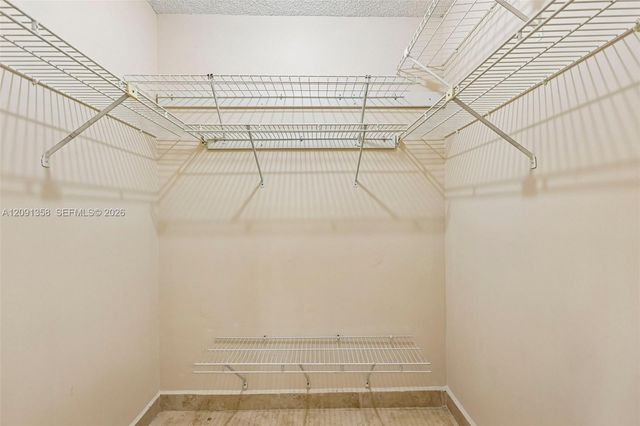 241 W Park Drive 5-202, Miami, FL 33172