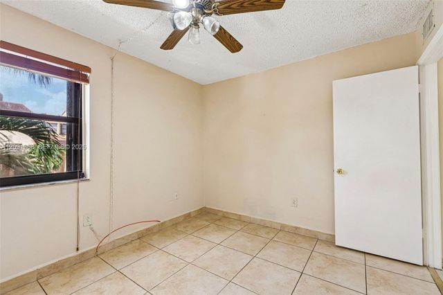 241 W Park Drive 5-202, Miami, FL 33172