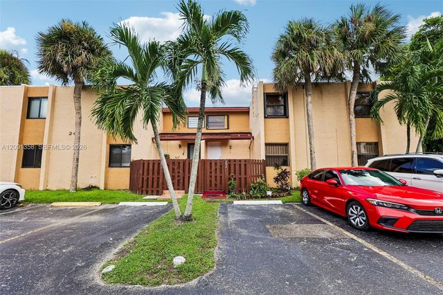 241 W Park Drive 5-202, Miami, FL 33172