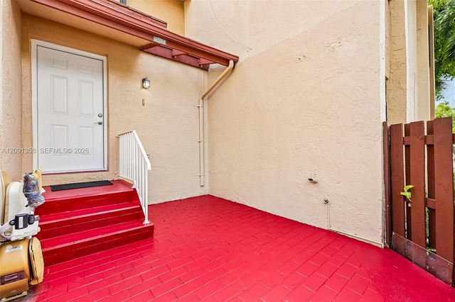 241 W Park Drive 5-202, Miami, FL 33172