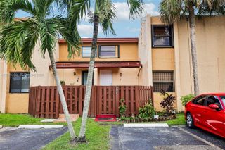 241 W Park Drive 5-202, Miami, FL 33172