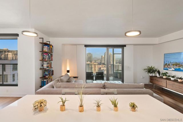 645 Front St 1703, San Diego, CA 92101