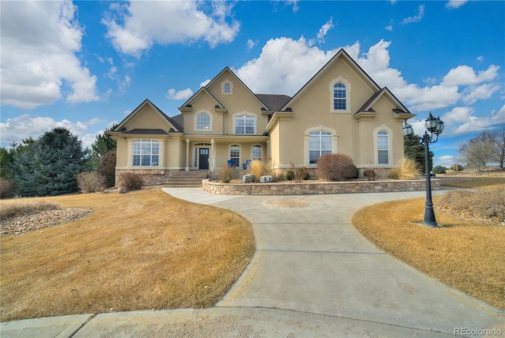 63 Lakeview Circle, Fort Morgan, CO 80701