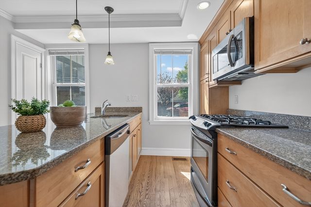 122-124 Charles St 124-1, Cambridge, MA 02141