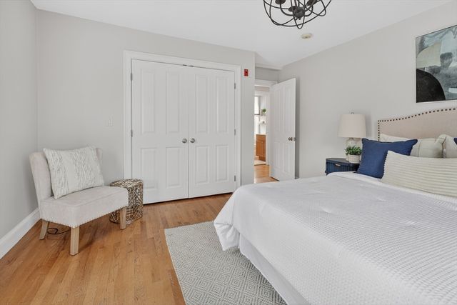 122-124 Charles St 124-1, Cambridge, MA 02141
