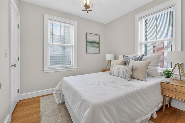 122-124 Charles St 124-1, Cambridge, MA 02141