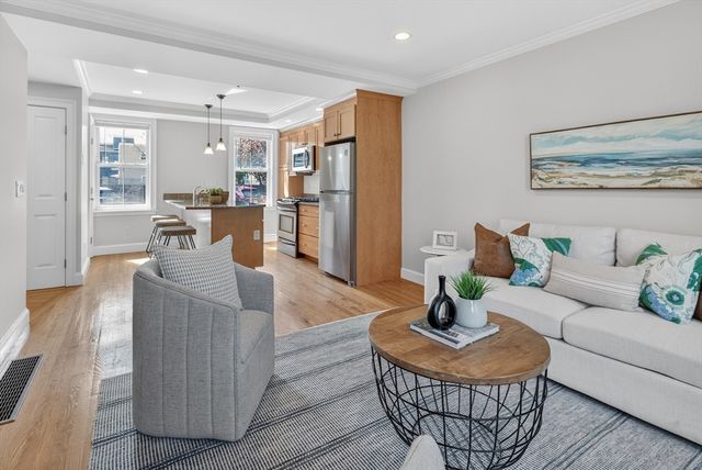 122-124 Charles St 124-1, Cambridge, MA 02141