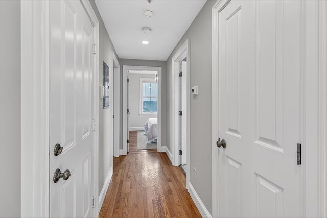 122-124 Charles St 124-1, Cambridge, MA 02141