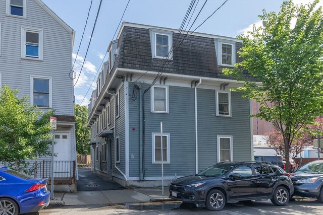 122-124 Charles St 124-1, Cambridge, MA 02141