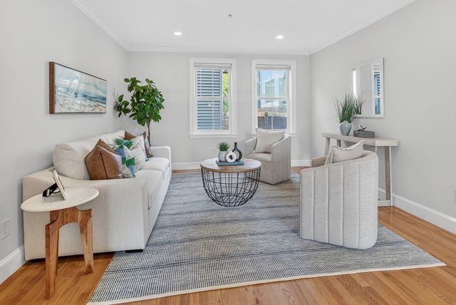 122-124 Charles St 124-1, Cambridge, MA 02141